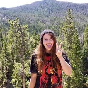 Meet your Posher, Stella